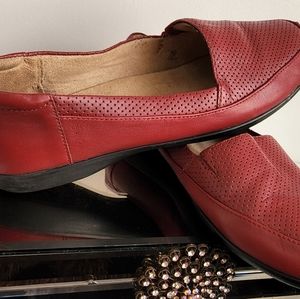 Naturalizer red leather loafers size 9.5 slip on leather insole.